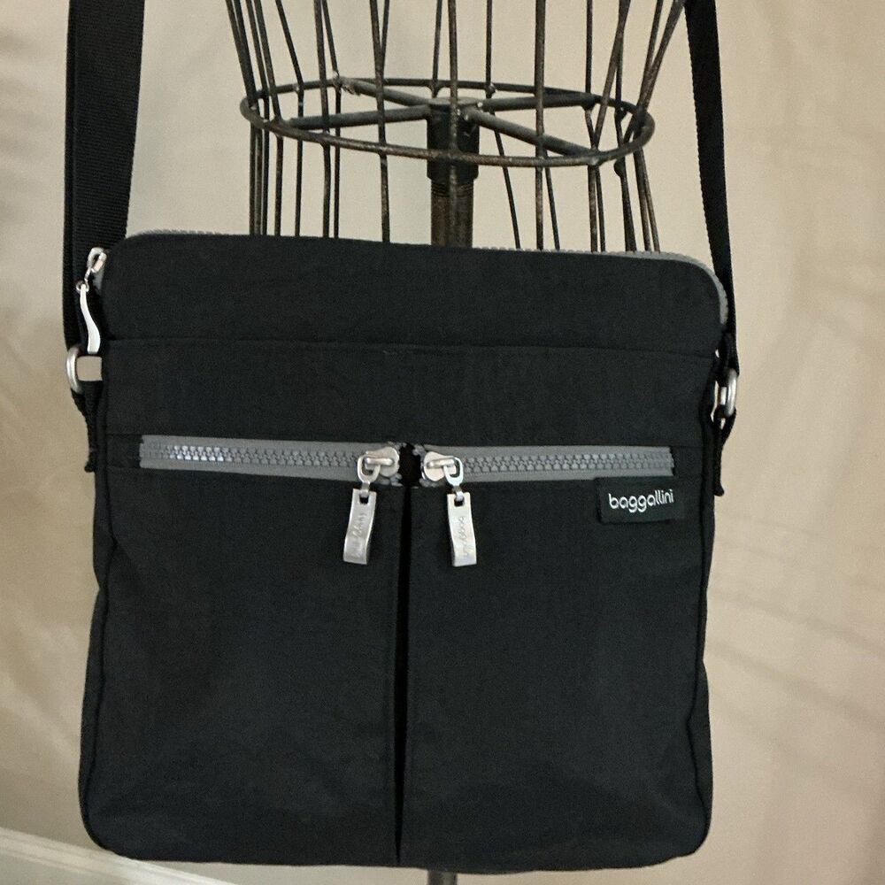 Baggallini Comrade Black Nylon Crossbody Handbag Travel EUC
